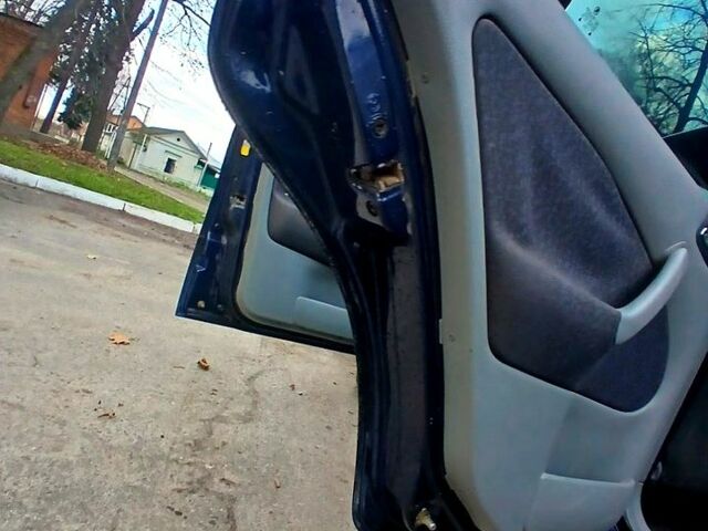 Синий Шкода Октавия, объемом двигателя 1.6 л и пробегом 209 тыс. км за 3850 $, фото 9 на Automoto.ua