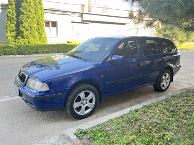 Синій Шкода Октавія, об'ємом двигуна 1.6 л та пробігом 294 тис. км за 4600 $, фото 1 на Automoto.ua