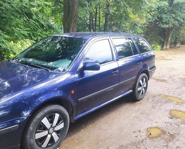 Синій Шкода Октавія, об'ємом двигуна 1.6 л та пробігом 220 тис. км за 2800 $, фото 1 на Automoto.ua