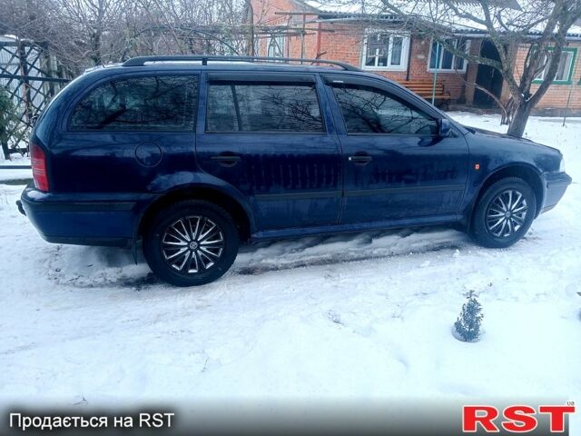 Синий Шкода Октавия, объемом двигателя 1.6 л и пробегом 500 тыс. км за 4000 $, фото 1 на Automoto.ua