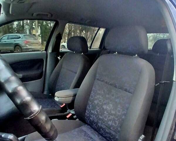 Синий Шкода Октавия, объемом двигателя 1.6 л и пробегом 209 тыс. км за 3850 $, фото 6 на Automoto.ua