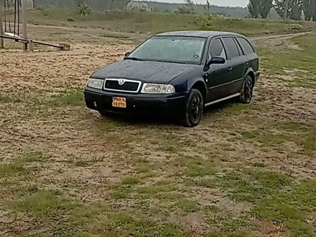 Синій Шкода Октавія, об'ємом двигуна 2 л та пробігом 888 тис. км за 2158 $, фото 11 на Automoto.ua