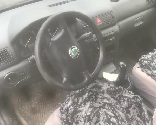 Синий Шкода Октавия, объемом двигателя 1.9 л и пробегом 279 тыс. км за 2500 $, фото 3 на Automoto.ua