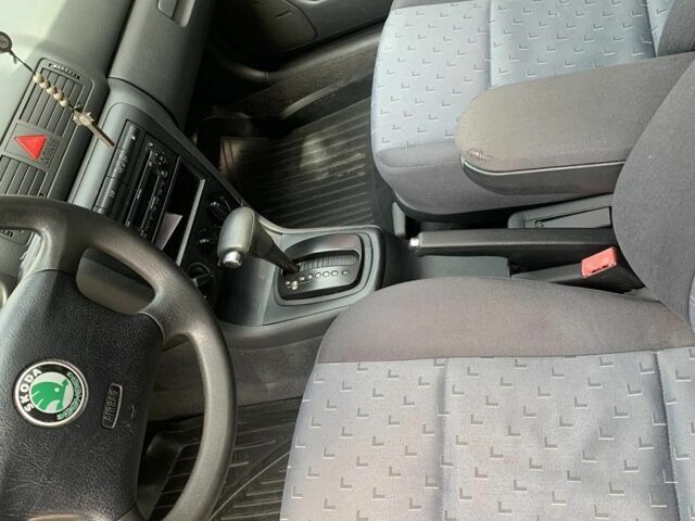 Синій Шкода Октавія, об'ємом двигуна 1.9 л та пробігом 245 тис. км за 3800 $, фото 6 на Automoto.ua