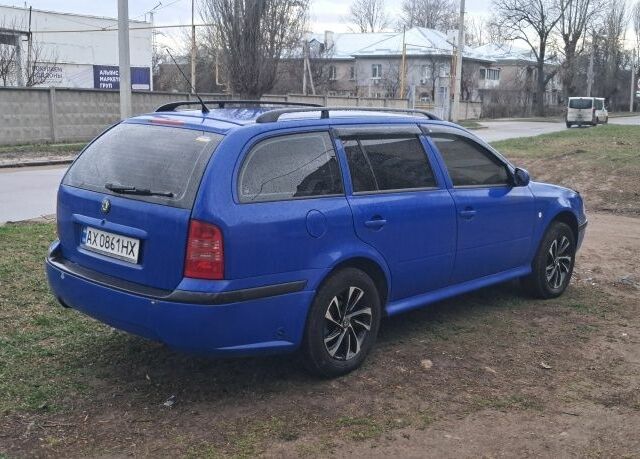 Синій Шкода Октавія, об'ємом двигуна 2 л та пробігом 320 тис. км за 4300 $, фото 3 на Automoto.ua