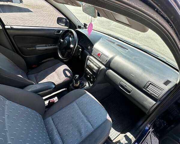 Синий Шкода Октавия, объемом двигателя 1.9 л и пробегом 422 тыс. км за 4500 $, фото 3 на Automoto.ua