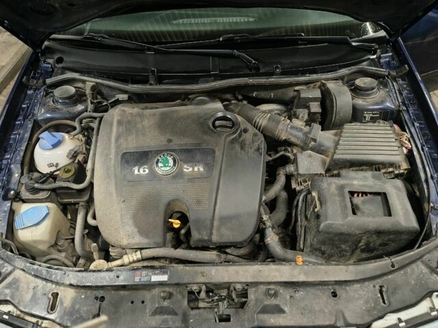 Синий Шкода Октавия, объемом двигателя 1.6 л и пробегом 330 тыс. км за 4500 $, фото 2 на Automoto.ua