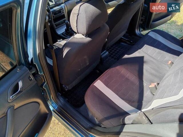 Синий Шкода Октавия, объемом двигателя 1.6 л и пробегом 269 тыс. км за 6500 $, фото 22 на Automoto.ua