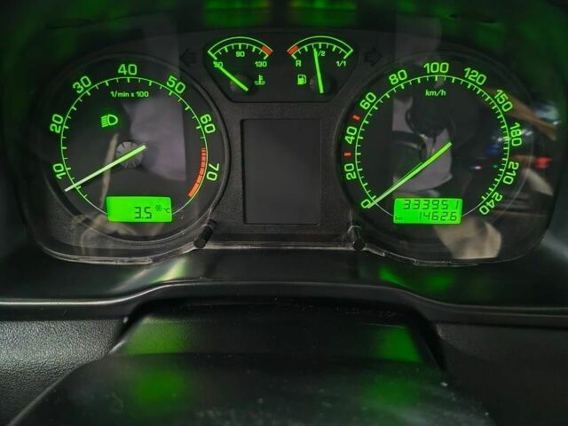 Синий Шкода Октавия, объемом двигателя 1.6 л и пробегом 330 тыс. км за 4500 $, фото 7 на Automoto.ua