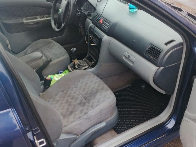 Синій Шкода Октавія, об'ємом двигуна 0 л та пробігом 410 тис. км за 1850 $, фото 2 на Automoto.ua