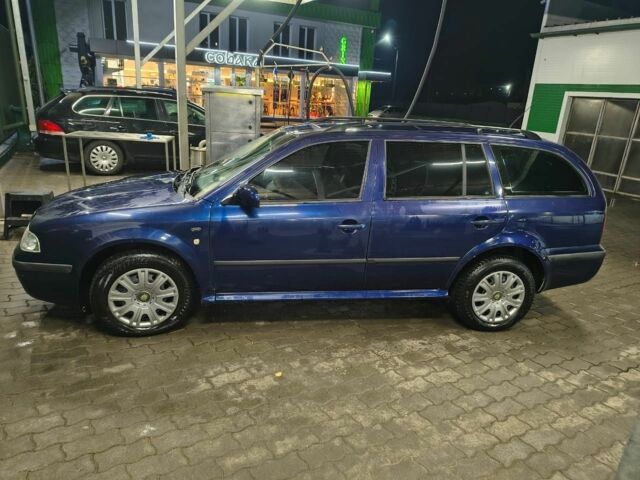 Синий Шкода Октавия, объемом двигателя 1.6 л и пробегом 330 тыс. км за 4500 $, фото 1 на Automoto.ua