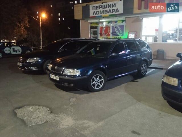 Синий Шкода Октавия, объемом двигателя 1.6 л и пробегом 250 тыс. км за 4200 $, фото 2 на Automoto.ua