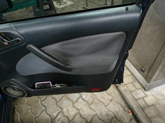 Синий Шкода Октавия, объемом двигателя 1.6 л и пробегом 330 тыс. км за 4500 $, фото 4 на Automoto.ua