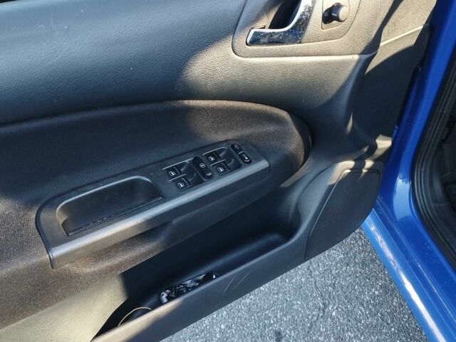 Синий Шкода Октавия, объемом двигателя 2 л и пробегом 230 тыс. км за 5300 $, фото 5 на Automoto.ua