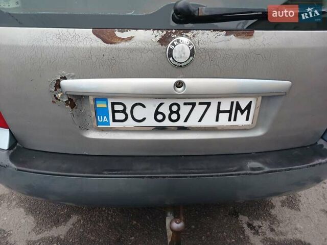 Синій Шкода Октавія, об'ємом двигуна 1.6 л та пробігом 300 тис. км за 2900 $, фото 5 на Automoto.ua