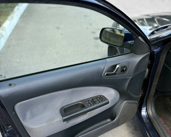 Синий Шкода Октавия, объемом двигателя 1.6 л и пробегом 230 тыс. км за 4999 $, фото 13 на Automoto.ua