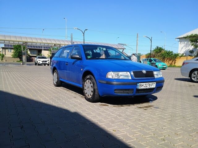 Синий Шкода Октавия, объемом двигателя 1.6 л и пробегом 211 тыс. км за 3999 $, фото 1 на Automoto.ua