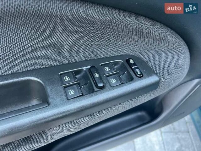 Синий Шкода Октавия, объемом двигателя 1.78 л и пробегом 187 тыс. км за 6199 $, фото 45 на Automoto.ua