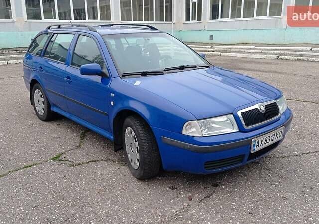 Синий Шкода Октавия, объемом двигателя 1.6 л и пробегом 345 тыс. км за 4900 $, фото 2 на Automoto.ua