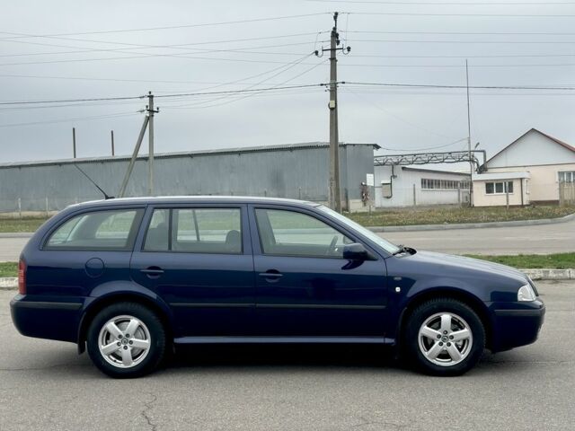 Синий Шкода Октавия, объемом двигателя 1.6 л и пробегом 260 тыс. км за 5400 $, фото 2 на Automoto.ua