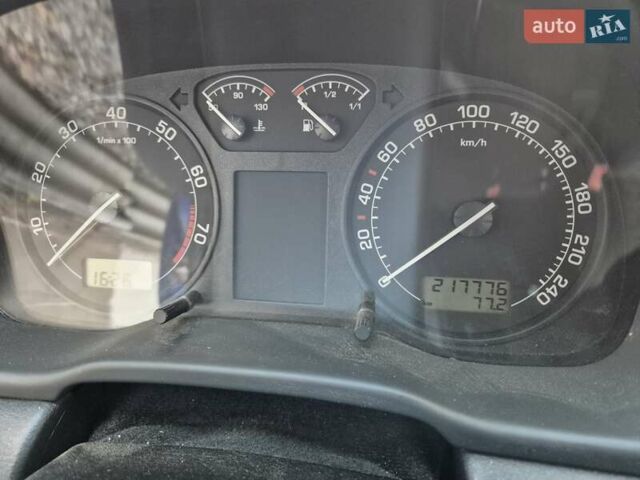Синий Шкода Октавия, объемом двигателя 1.6 л и пробегом 217 тыс. км за 4800 $, фото 8 на Automoto.ua