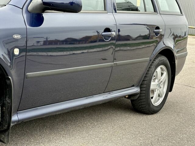 Синий Шкода Октавия, объемом двигателя 1.6 л и пробегом 260 тыс. км за 5400 $, фото 5 на Automoto.ua