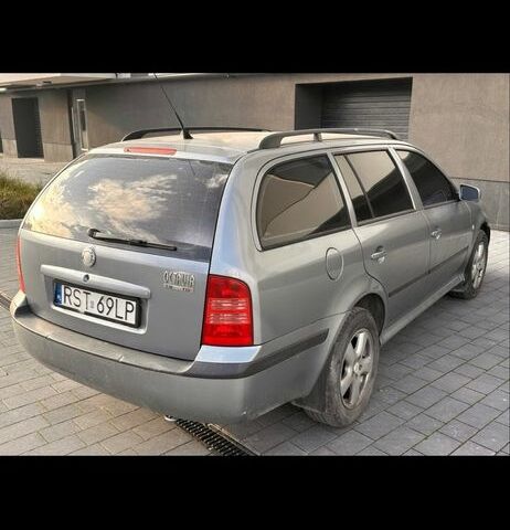 Синий Шкода Октавия, объемом двигателя 0 л и пробегом 370 тыс. км за 2618 $, фото 4 на Automoto.ua