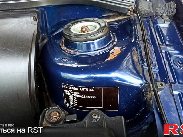 Синій Шкода Октавія, об'ємом двигуна 1.6 л та пробігом 229 тис. км за 4700 $, фото 1 на Automoto.ua