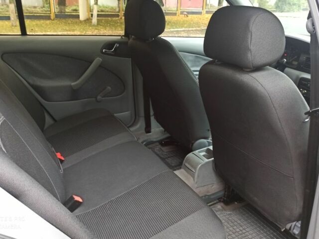 Синий Шкода Октавия, объемом двигателя 1.6 л и пробегом 229 тыс. км за 4700 $, фото 4 на Automoto.ua