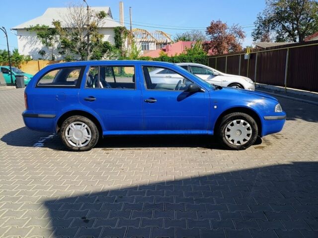 Синий Шкода Октавия, объемом двигателя 1.6 л и пробегом 211 тыс. км за 3999 $, фото 2 на Automoto.ua