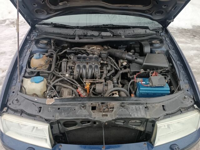 Синій Шкода Октавія, об'ємом двигуна 1.6 л та пробігом 380 тис. км за 4700 $, фото 5 на Automoto.ua