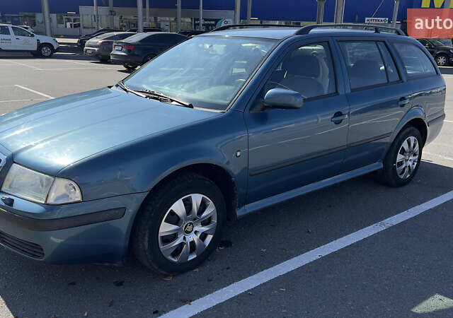Синий Шкода Октавия, объемом двигателя 1.98 л и пробегом 220 тыс. км за 4000 $, фото 1 на Automoto.ua