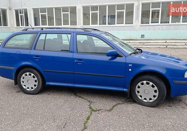 Синий Шкода Октавия, объемом двигателя 1.6 л и пробегом 345 тыс. км за 4900 $, фото 3 на Automoto.ua