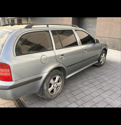 Синий Шкода Октавия, объемом двигателя 0 л и пробегом 370 тыс. км за 2618 $, фото 6 на Automoto.ua