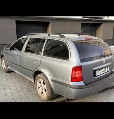 Синий Шкода Октавия, объемом двигателя 0 л и пробегом 370 тыс. км за 2618 $, фото 3 на Automoto.ua