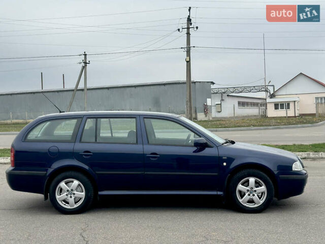 Синий Шкода Октавия, объемом двигателя 1.6 л и пробегом 260 тыс. км за 5400 $, фото 3 на Automoto.ua