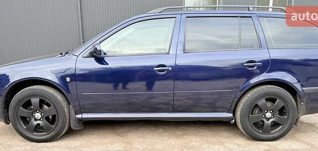 Синий Шкода Октавия, объемом двигателя 1.6 л и пробегом 267 тыс. км за 4900 $, фото 1 на Automoto.ua