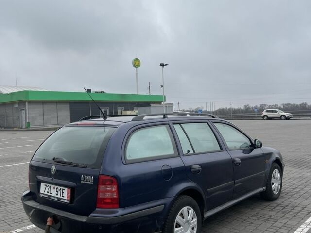 Синий Шкода Октавия, объемом двигателя 0 л и пробегом 300 тыс. км за 1650 $, фото 2 на Automoto.ua