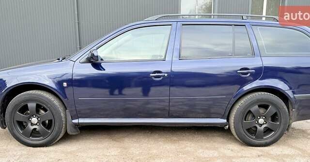 Синий Шкода Октавия, объемом двигателя 1.6 л и пробегом 267 тыс. км за 4900 $, фото 2 на Automoto.ua