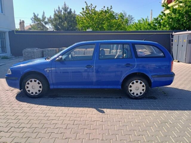 Синий Шкода Октавия, объемом двигателя 1.6 л и пробегом 211 тыс. км за 3999 $, фото 3 на Automoto.ua