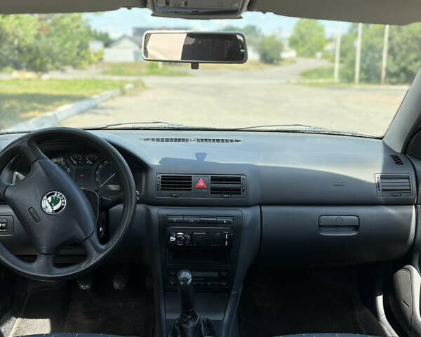 Синий Шкода Октавия, объемом двигателя 1.6 л и пробегом 230 тыс. км за 4999 $, фото 12 на Automoto.ua