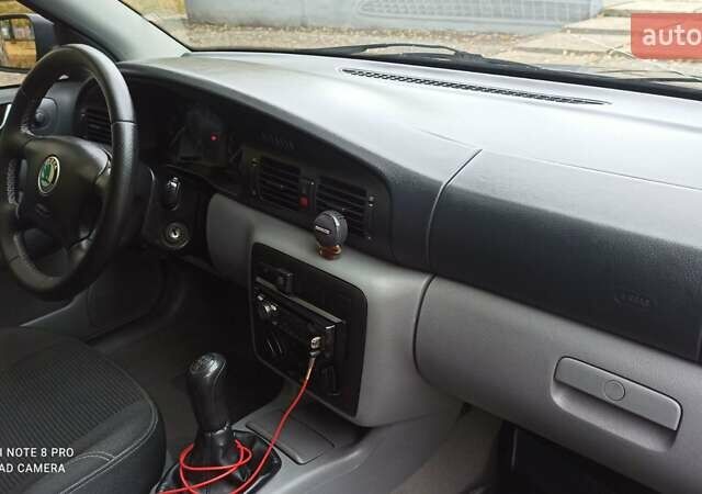 Синій Шкода Октавія, об'ємом двигуна 1.6 л та пробігом 229 тис. км за 4700 $, фото 5 на Automoto.ua