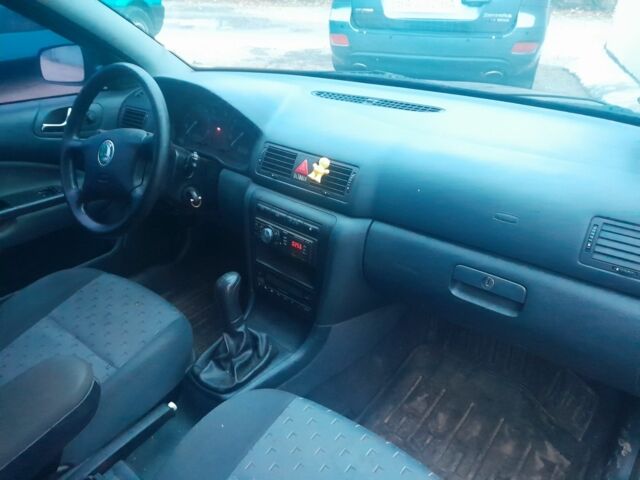 Синий Шкода Октавия, объемом двигателя 1.6 л и пробегом 190 тыс. км за 4000 $, фото 1 на Automoto.ua