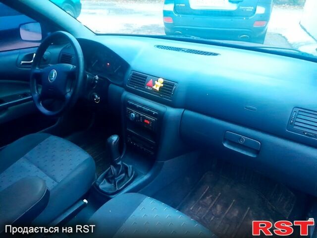 Синій Шкода Октавія, об'ємом двигуна 1.6 л та пробігом 190 тис. км за 4000 $, фото 2 на Automoto.ua