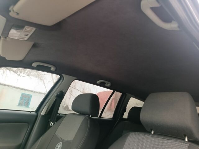 Синій Шкода Октавія, об'ємом двигуна 1.6 л та пробігом 380 тис. км за 4700 $, фото 6 на Automoto.ua