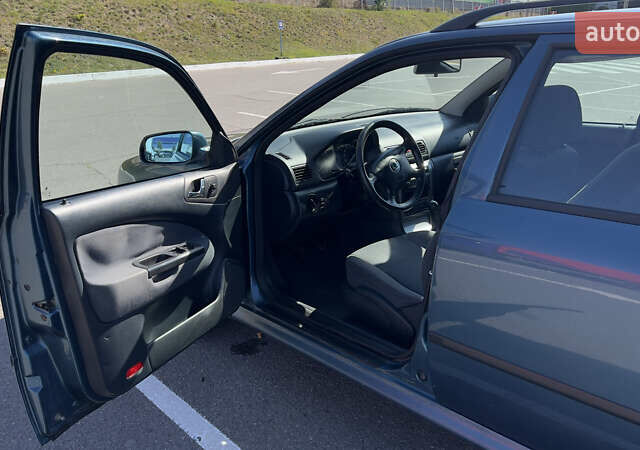 Синий Шкода Октавия, объемом двигателя 1.98 л и пробегом 220 тыс. км за 4000 $, фото 3 на Automoto.ua