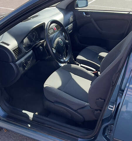 Синий Шкода Октавия, объемом двигателя 1.98 л и пробегом 220 тыс. км за 4000 $, фото 4 на Automoto.ua