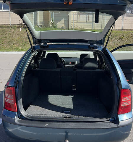 Синий Шкода Октавия, объемом двигателя 1.98 л и пробегом 220 тыс. км за 4000 $, фото 11 на Automoto.ua