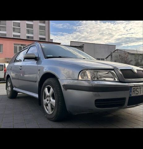 Синий Шкода Октавия, объемом двигателя 0 л и пробегом 370 тыс. км за 2618 $, фото 2 на Automoto.ua