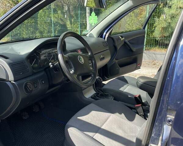 Синій Шкода Октавія, об'ємом двигуна 1.6 л та пробігом 209 тис. км за 4450 $, фото 11 на Automoto.ua